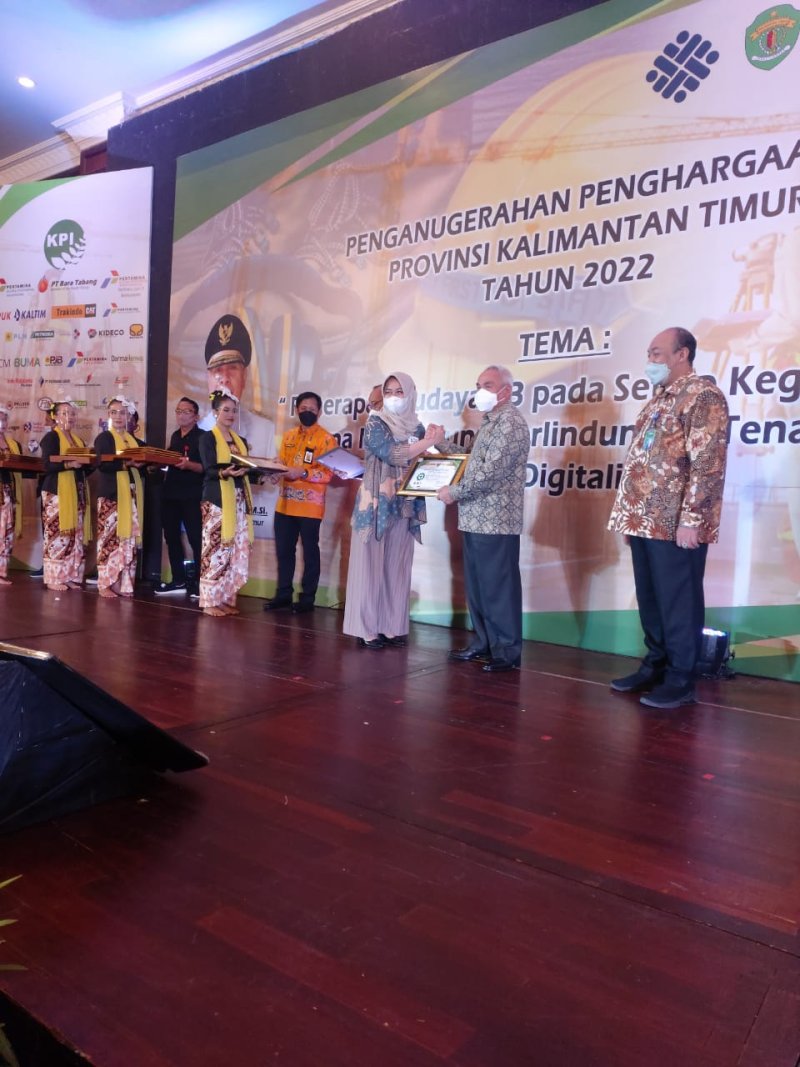 Gubernur Beri Penghargaan PDAM Balikpapan ‘Zero Accident Award’. Sukses Terapkan K3. Nunu: Kerja Superteam dan Membentuk Sikap Karyawan