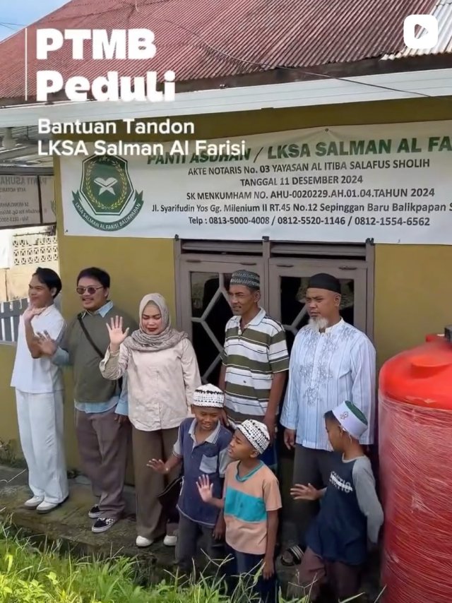 Perumda Tirta Manuntung Balikpapan menyerahkan bantuan 2 unit tandon air kepada LKSA Salman Al Farisi sebagai bagian dari program bantuan perusahaan.